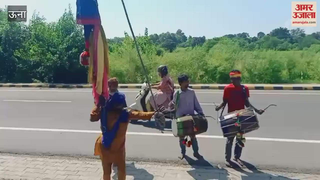 Una A group of devotees reached Baduhi on foot amidst the chants of Goga Jahar Veer