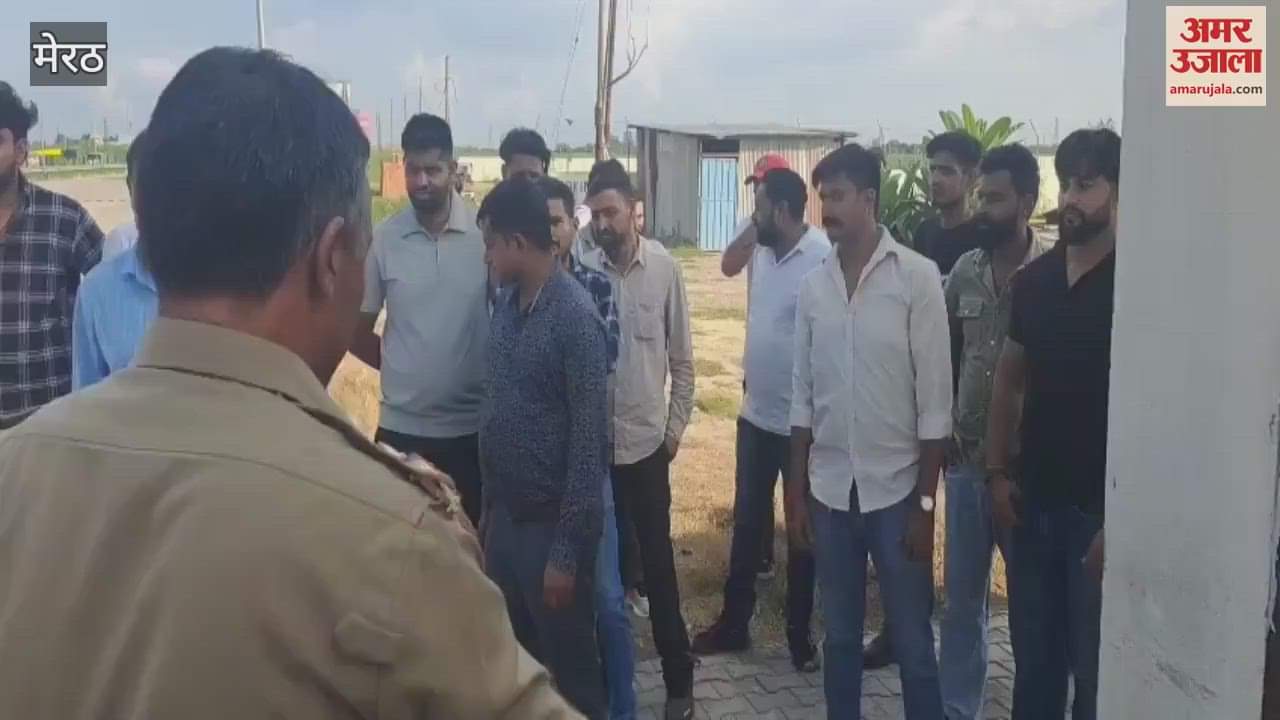 Meerut: Company employees reached Bhuni toll plaza