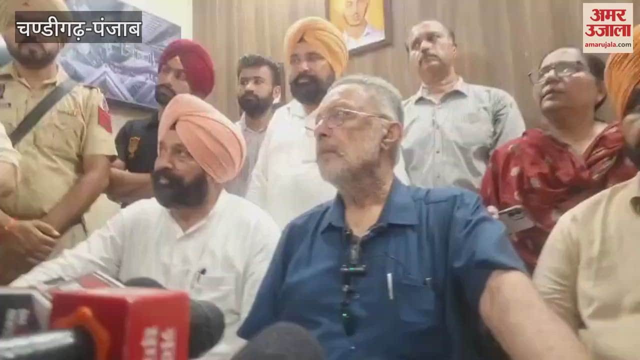 Health Minister visited the flood affected villages of Ferozepur and listened to the problems of the people