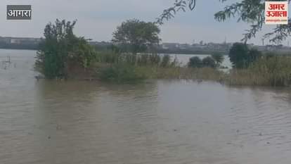 flood risk in agra due to yamuna water level rise