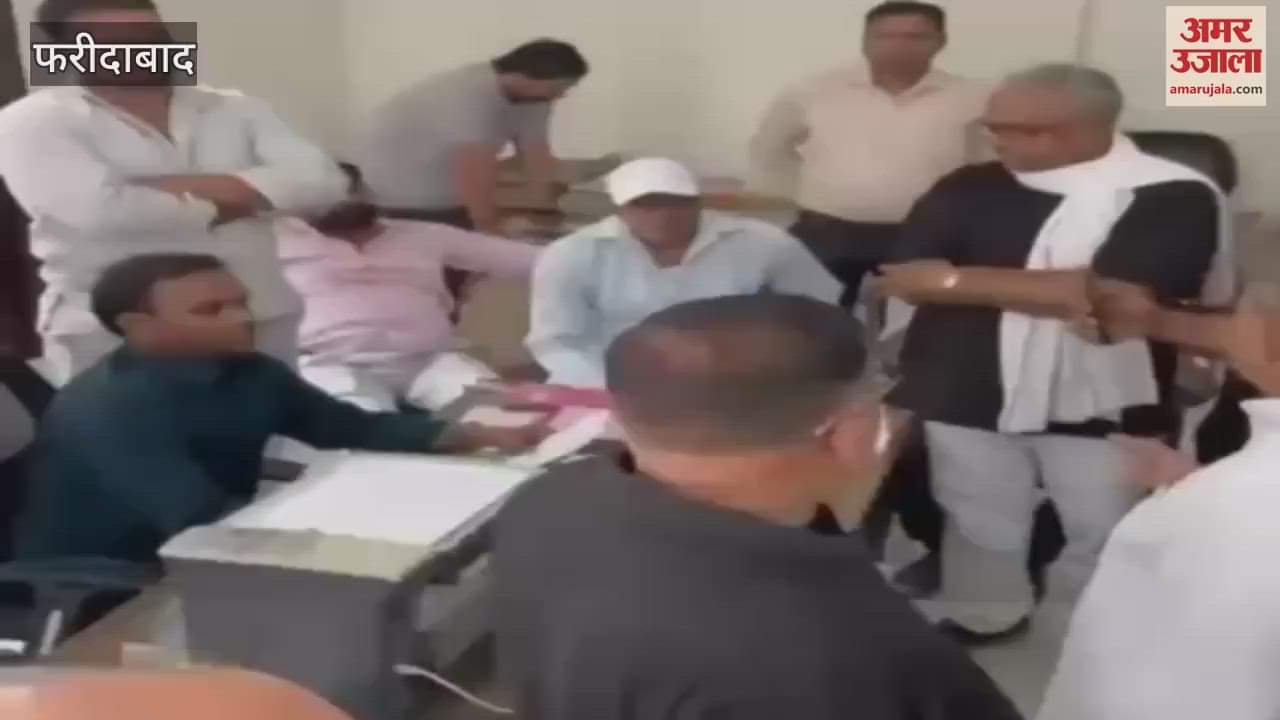 Faridabad builder is not handing over building to society