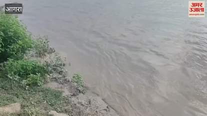 danger of flood in Agra due to rising water level of Yamuna river