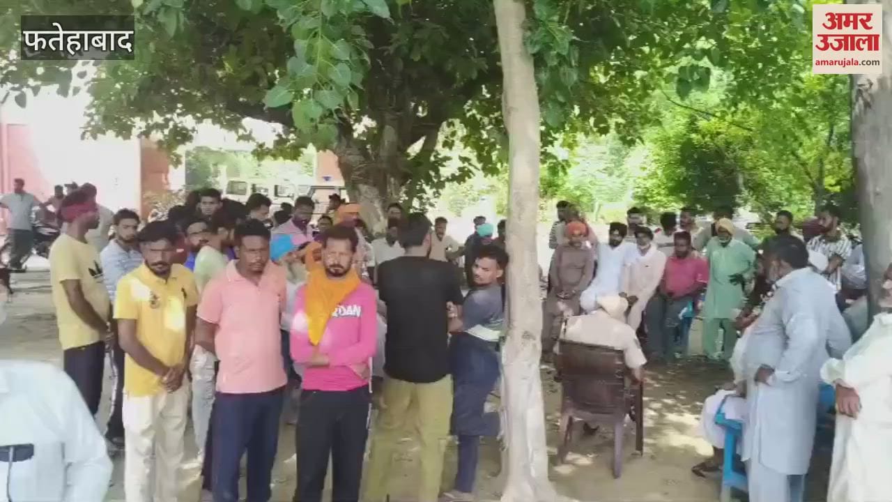 young man died in a collision between a tractor and a bike in Fatehabad, he was returning home after working at a shop