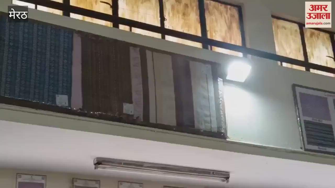 Meerut: Students of KL International School visited the Weavers Service Center located in Mangal Pandey Nagar