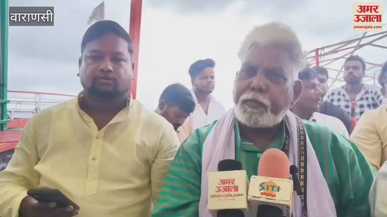 Nishad community expressed their displeasure over the ban on boat operation