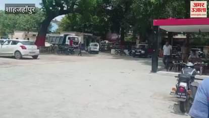 Allegations of rigging in relief kit distribution, women blocked the highway