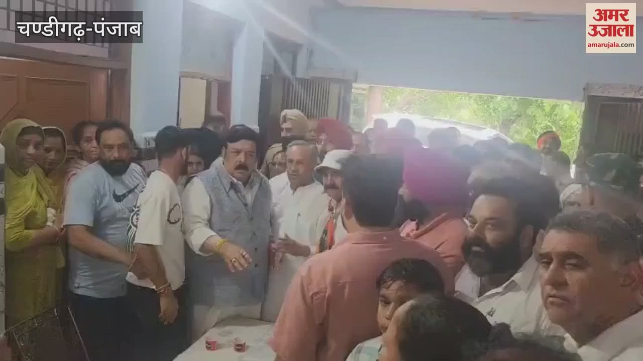 Police took away laptop from BJP's camp in Dasuha