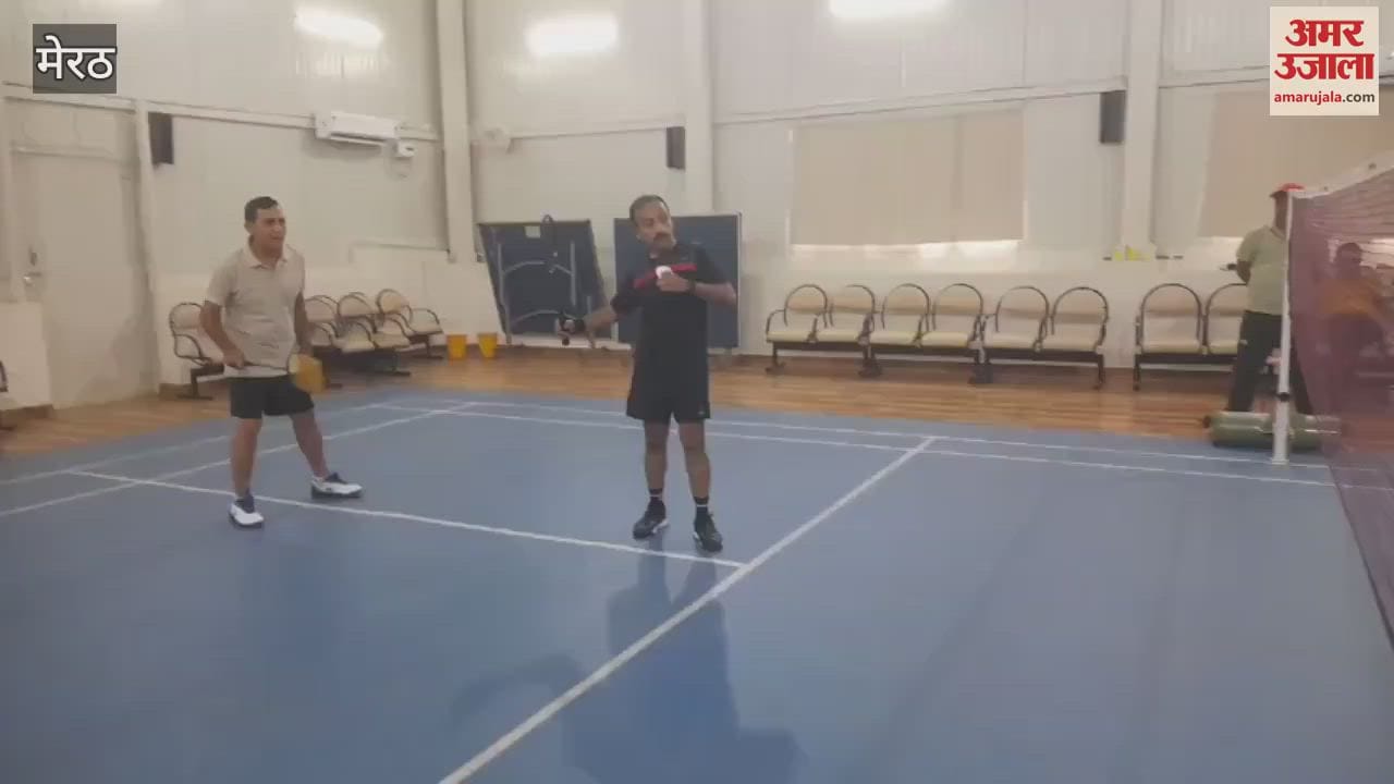Meerut: Doctors showed their hand in badminton