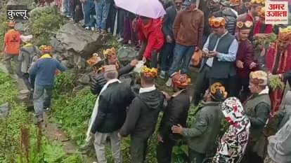 Lahaul and Spiti A group of hundreds of devotees left for Mani Mahesh from Triloknath