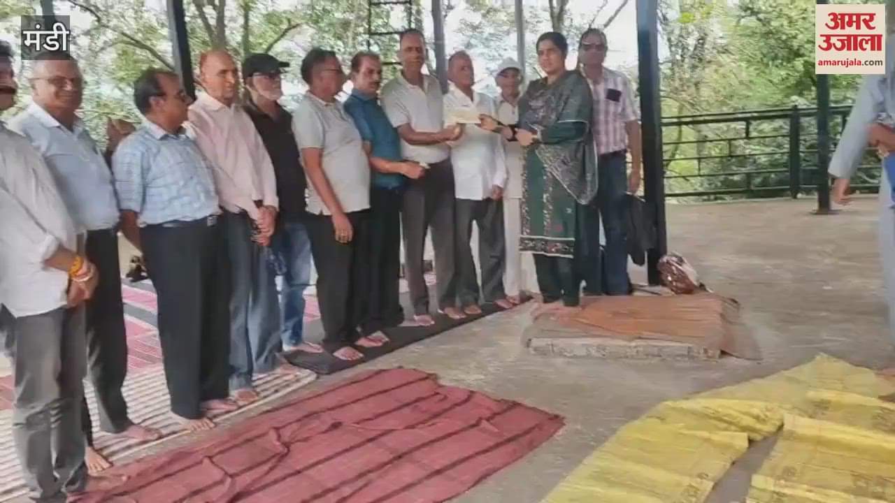 Mandi Rs 10 lakh assistance given to affected people of Syathi village