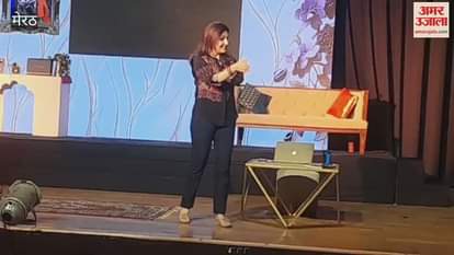 Meerut: Enthralled with the presentation of the drama Sayara