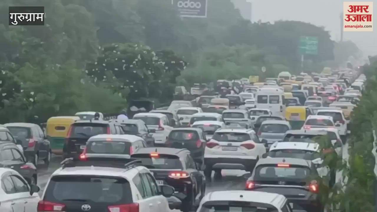 Gurugram Traffic Today three km long jam and thousands of vehicles stranded