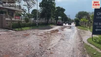 Condition of roads of Sector 76 of Faridabad is getting worse