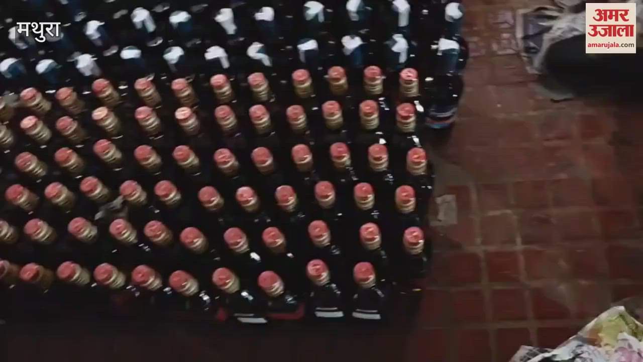 Police arrested two smugglers in mathura