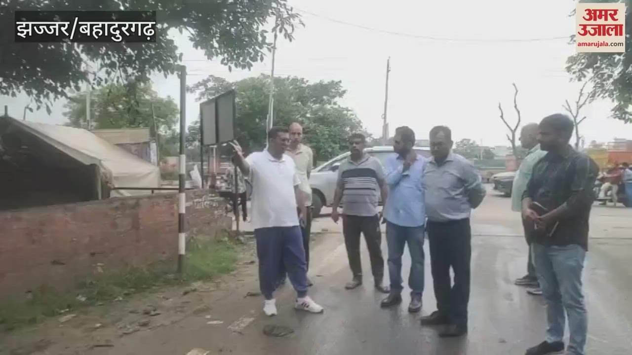 DC took stock of the cleanliness and drainage system in Jhajjar in the morning