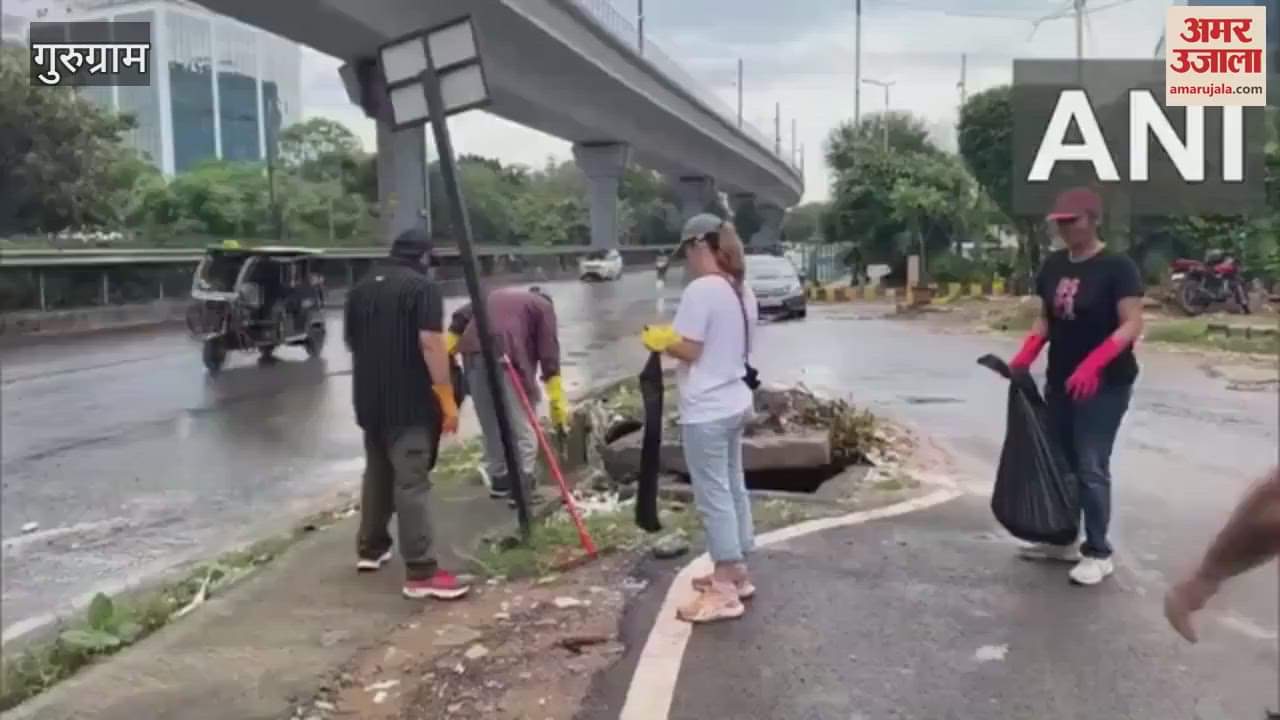 Foreigners came out on the streets to clean Gurugram city