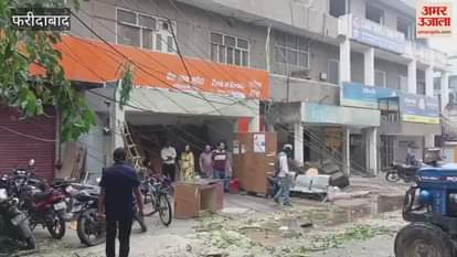 Faridabad Tree fell due to rain