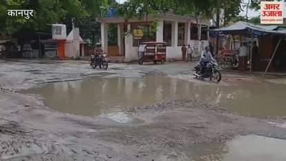 There are huge potholes on the main road in Gangaganj