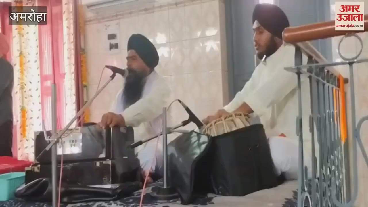gurudwara reverberated with shabad kirtan on the occasion of the establishment of the Guru Granth Sahib