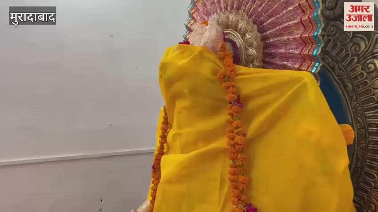 Ganesh festival is being celebrated with great pomp in Bazar Ganj, a huge idol has arrived from Kolhapur