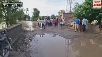 Water entered up to six feet in the houses of Fateh Wala and Aale Wala villages of Ferozepur