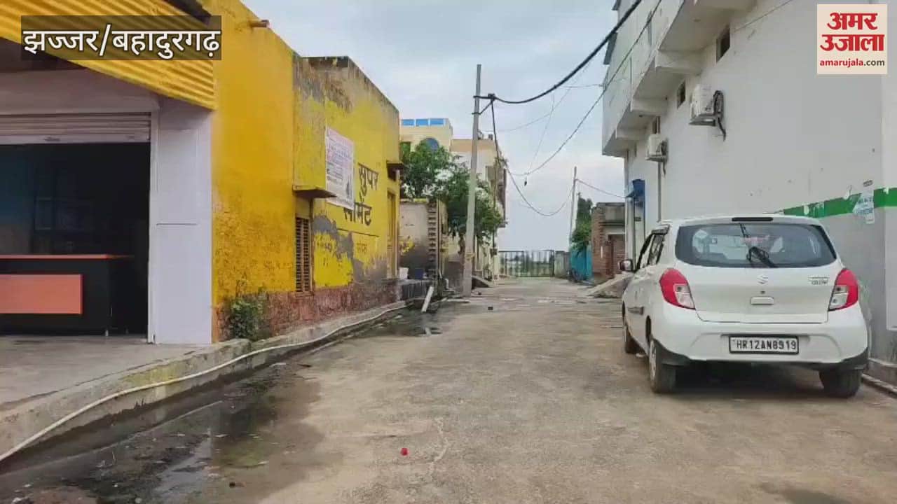 Thieves are in high spirits in Jhajjar's Beri, tractor dumper parked in the street stolen