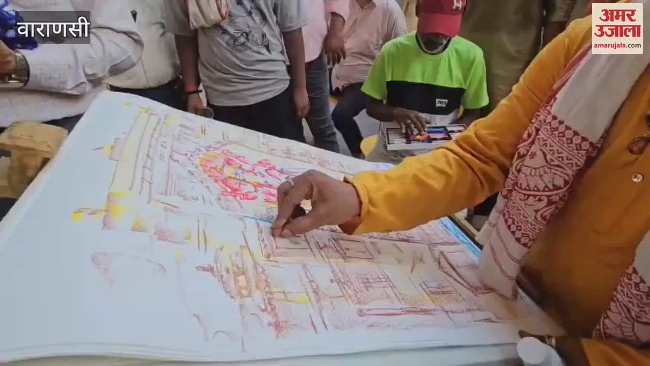 Vijay Sculptor dedicated his painting at feet of Shri Vishwaeshwar