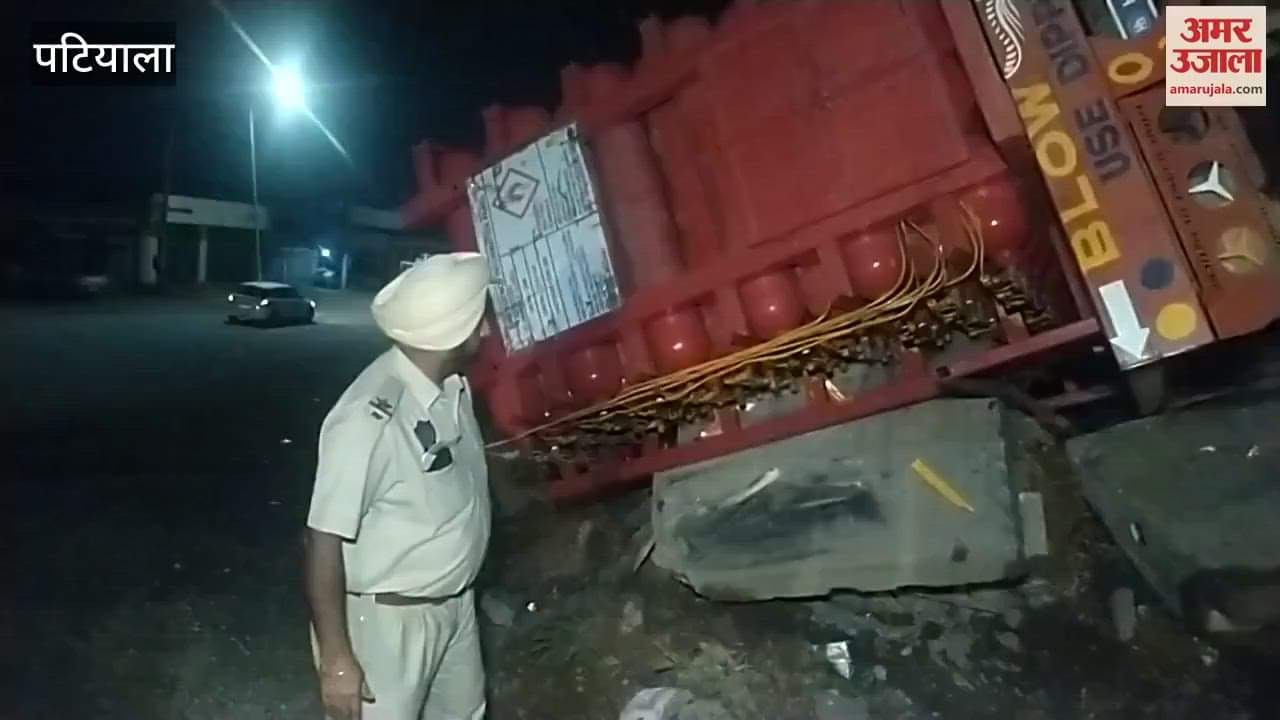 Accident in Rajpura Empty truck loading hydraulic gas overturned on Delhi Amritsar National Highway