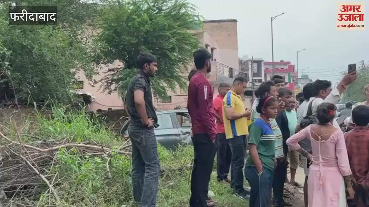 Three youths died after their car fell into a drain in Faridabad