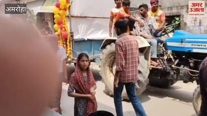 Tableaux mesmerized the audience during the procession on Lord Ganesh Chaturthi