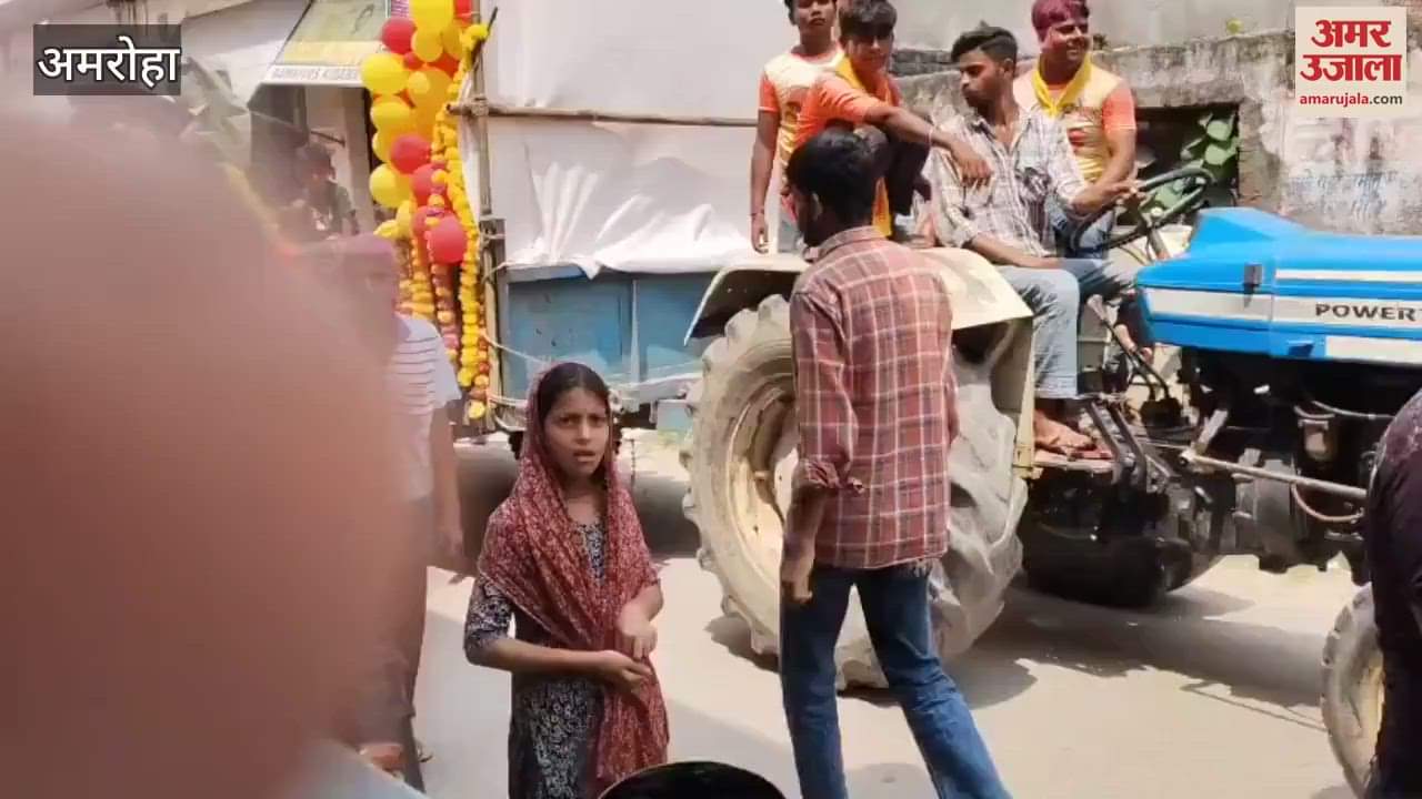 Tableaux mesmerized the audience during the procession on Lord Ganesh Chaturthi