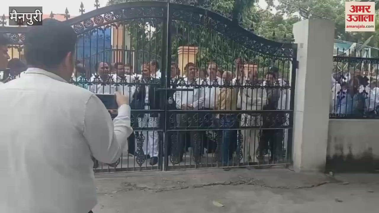 What is the demand of the lawyers of Mainpuri, due to which anger has spread