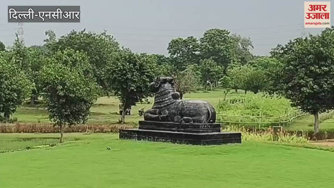 Due to rising water level of Yamuna work of river front development has slowed down