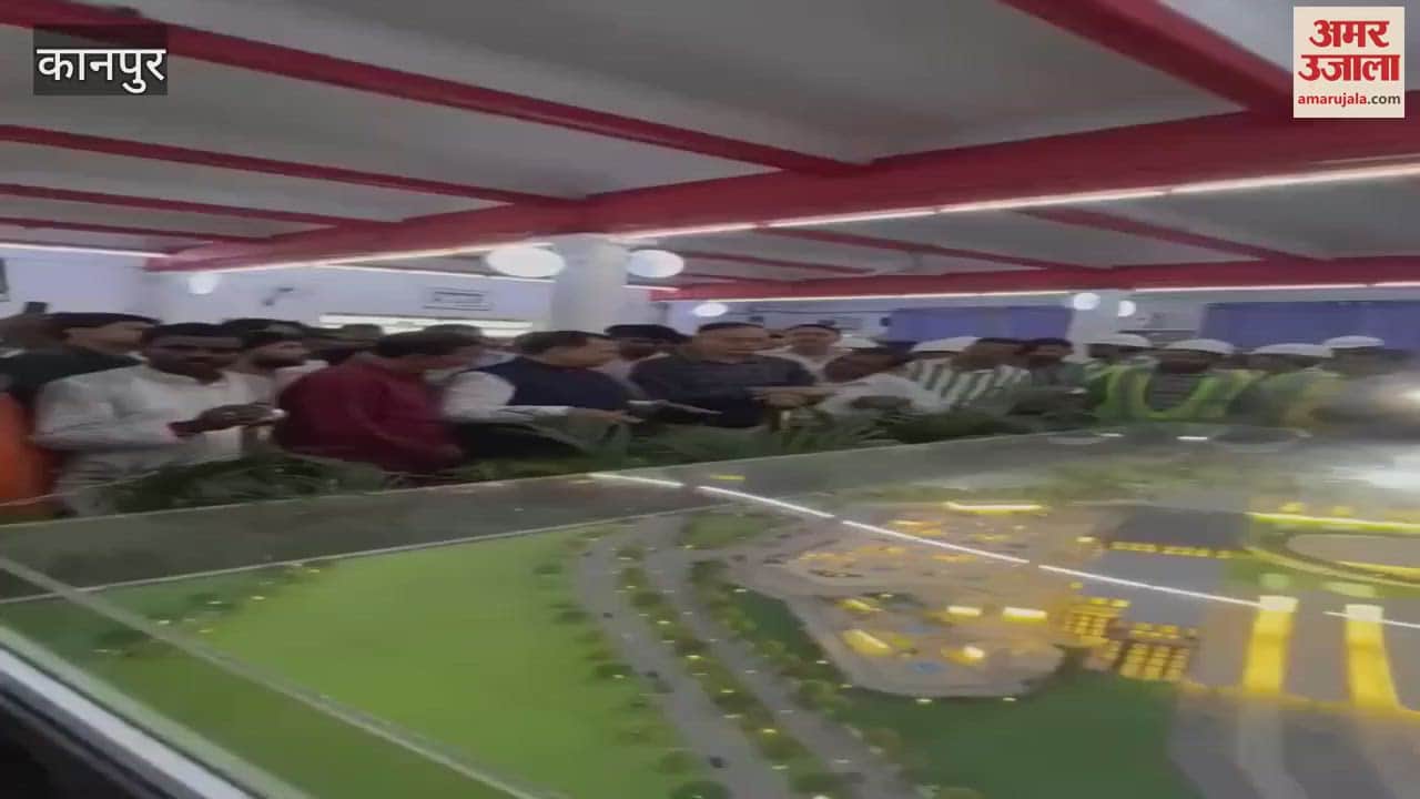 MP arrived to inspect the construction work going on at the Ghantaghar side of the Central Station