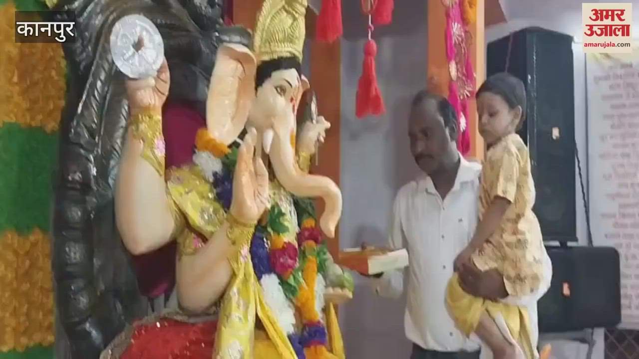 idol of Shri Ganapati was installed in Juhi Lal Colony, cheers resounded