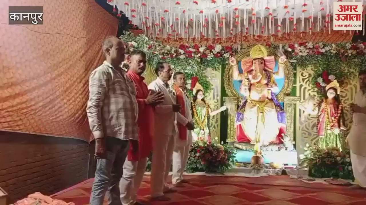 Gajanan enthroned in pandals and homes, cheers resounded