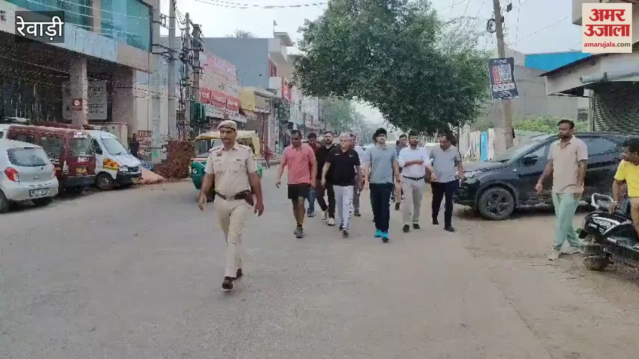 Under the Mhara Rewari-Swachh Rewari campaign, DC did a walking tour of the urban area
