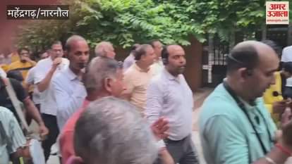 Prabhat Ferry taken out in Mohalla Sanghiwada of Narnaul with chants of Radha Rani