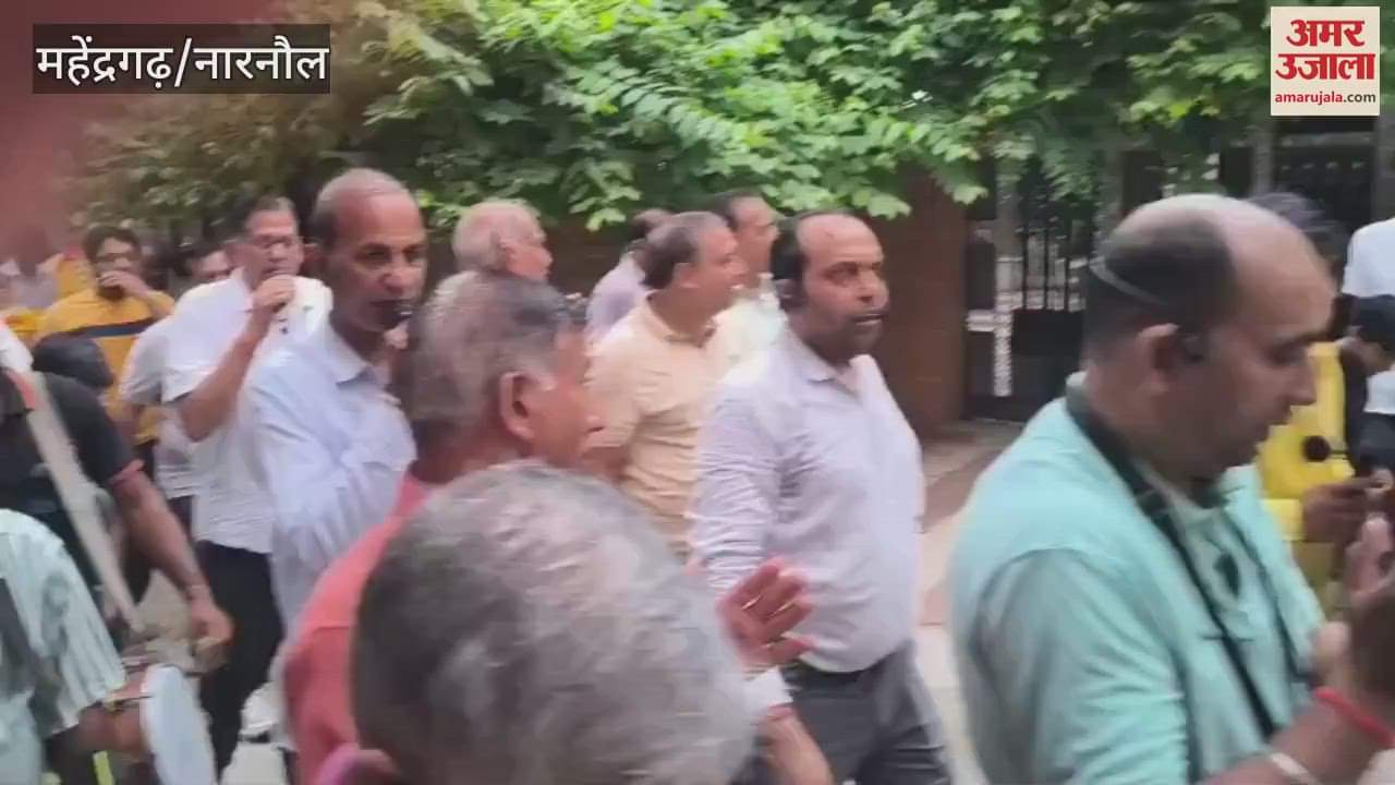 Prabhat Ferry taken out in Mohalla Sanghiwada of Narnaul with chants of Radha Rani