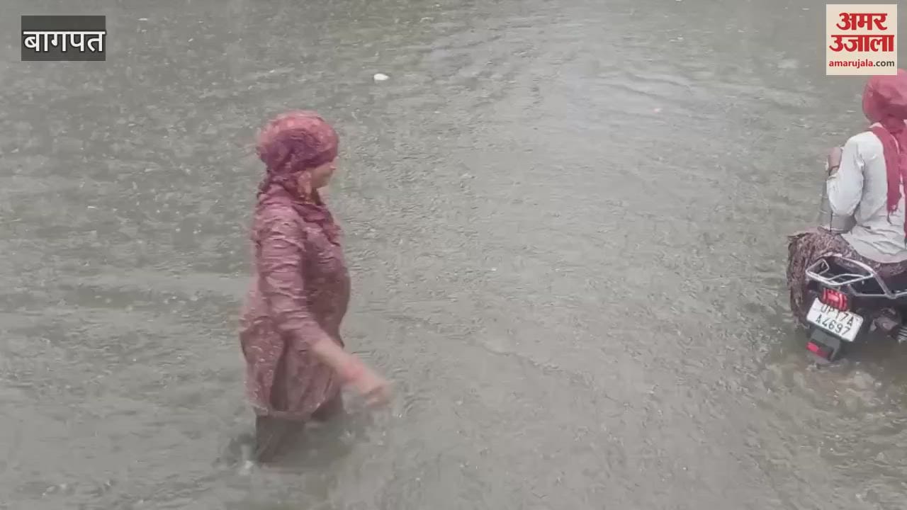 Baghpat: Heavy waterlogging on Delhi-Saharanpur highway, one km long jam