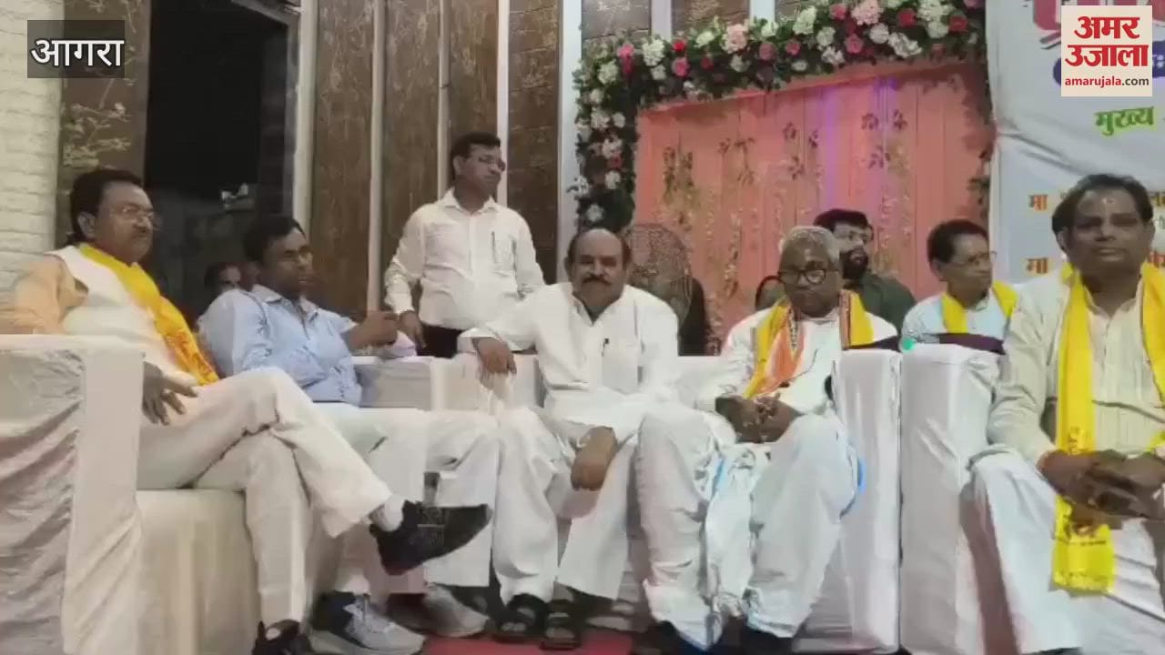 Kushwaha Yuva Manch honored the meritorious students