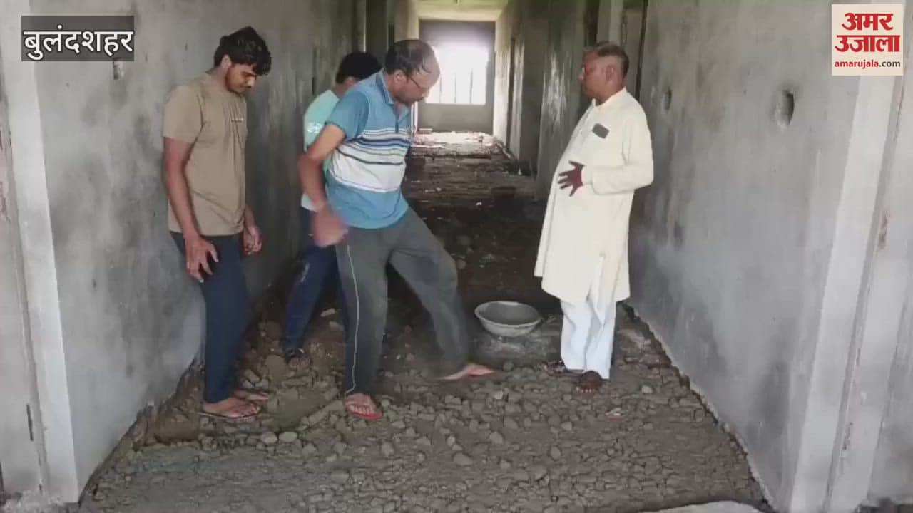 Protest against poor construction work in Kasturba Gandhi Vidyalaya, demand to blacklist the contractor