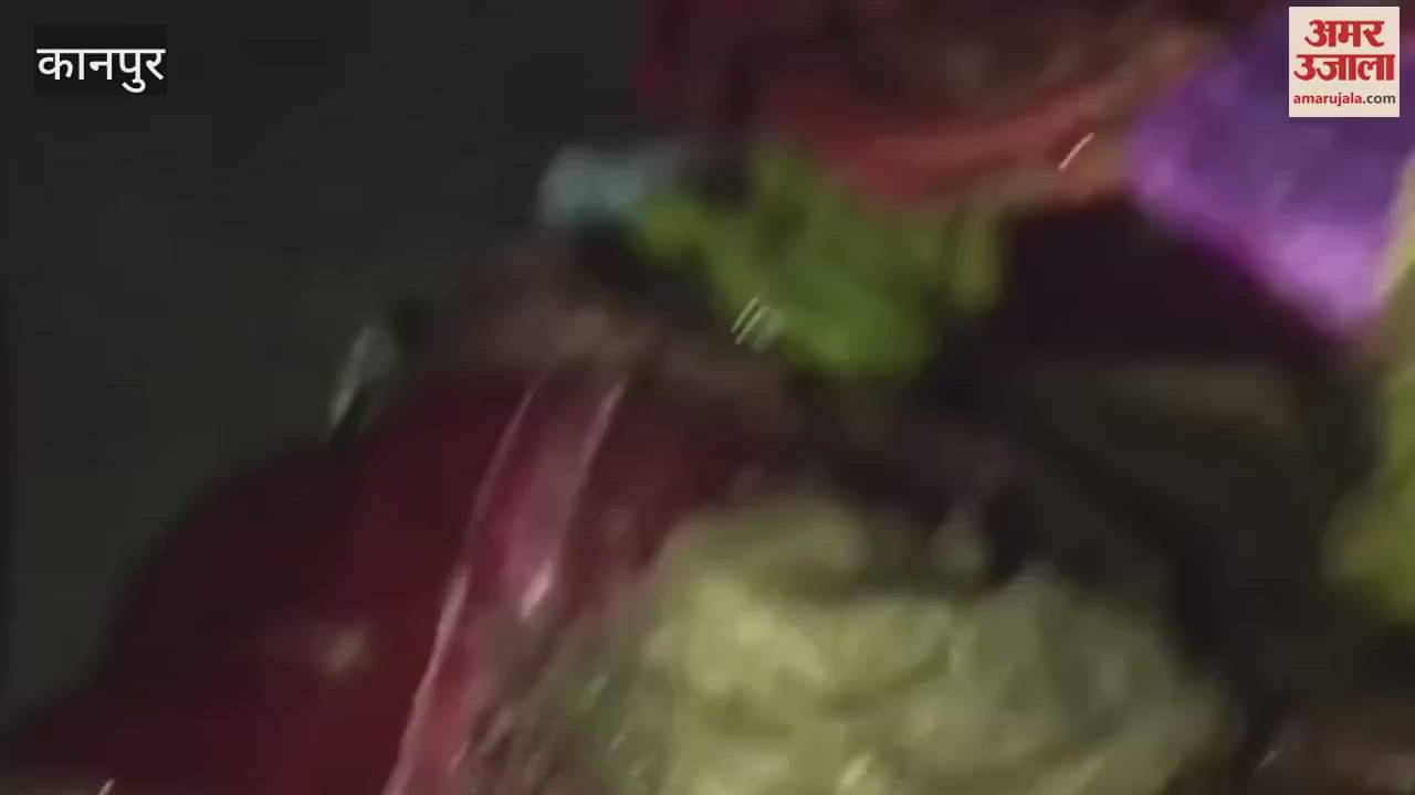 Thieves broke into a house and stole cash and jewellery, police investigating