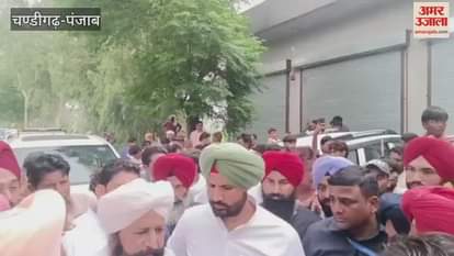 In Ferozepur, flood victims surrounded the Congress and demanded the account of the previous compensation