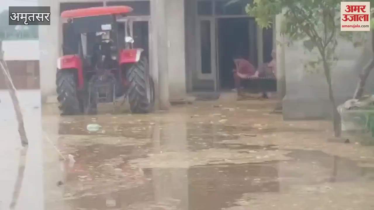 Situation created by Ravi water in Ajnala village