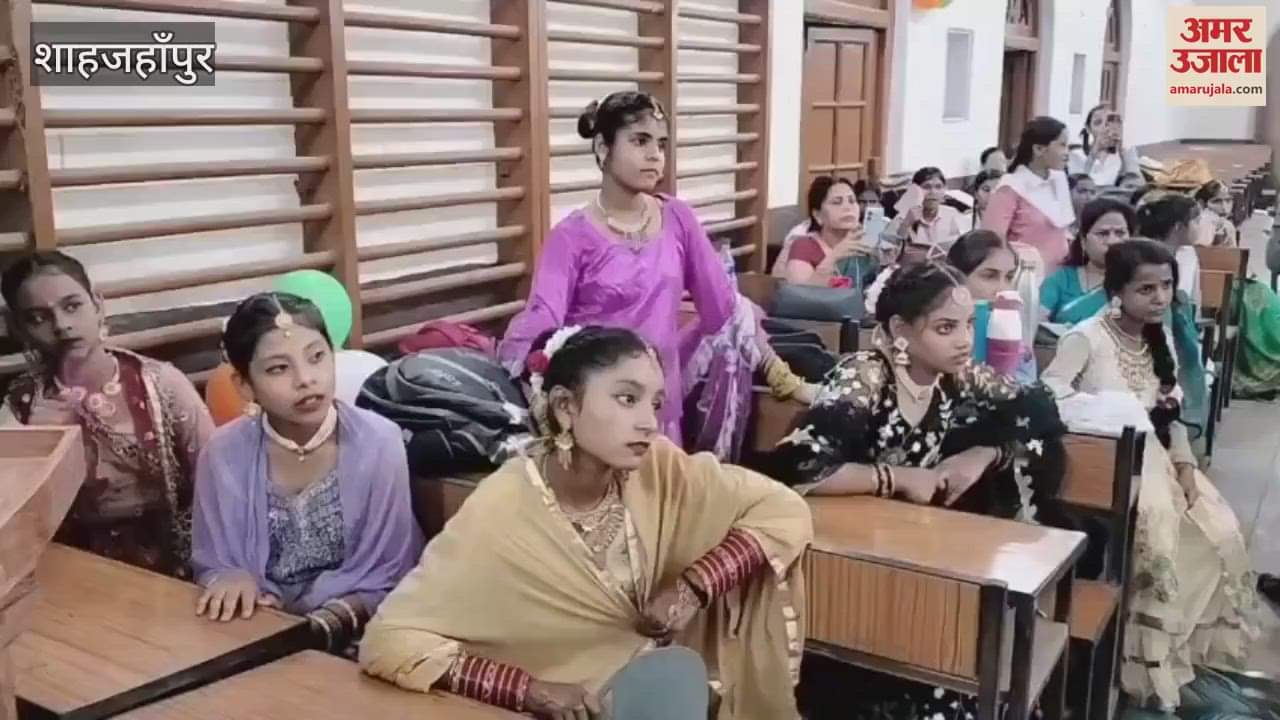 Students showed their talent in the art festival in Shahjahanpur