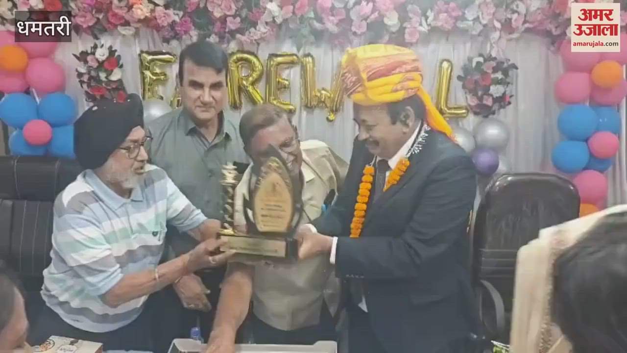 Dr. Sanjay Vankhede Honored with Grand Farewell at Dhamtari District Hospital