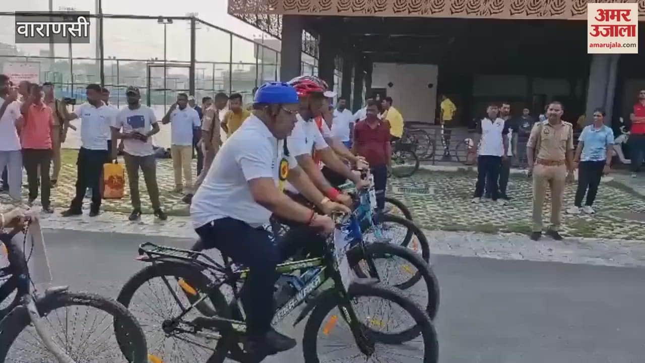 Gave the message of staying healthy by cycling 8 km in Varanasi
