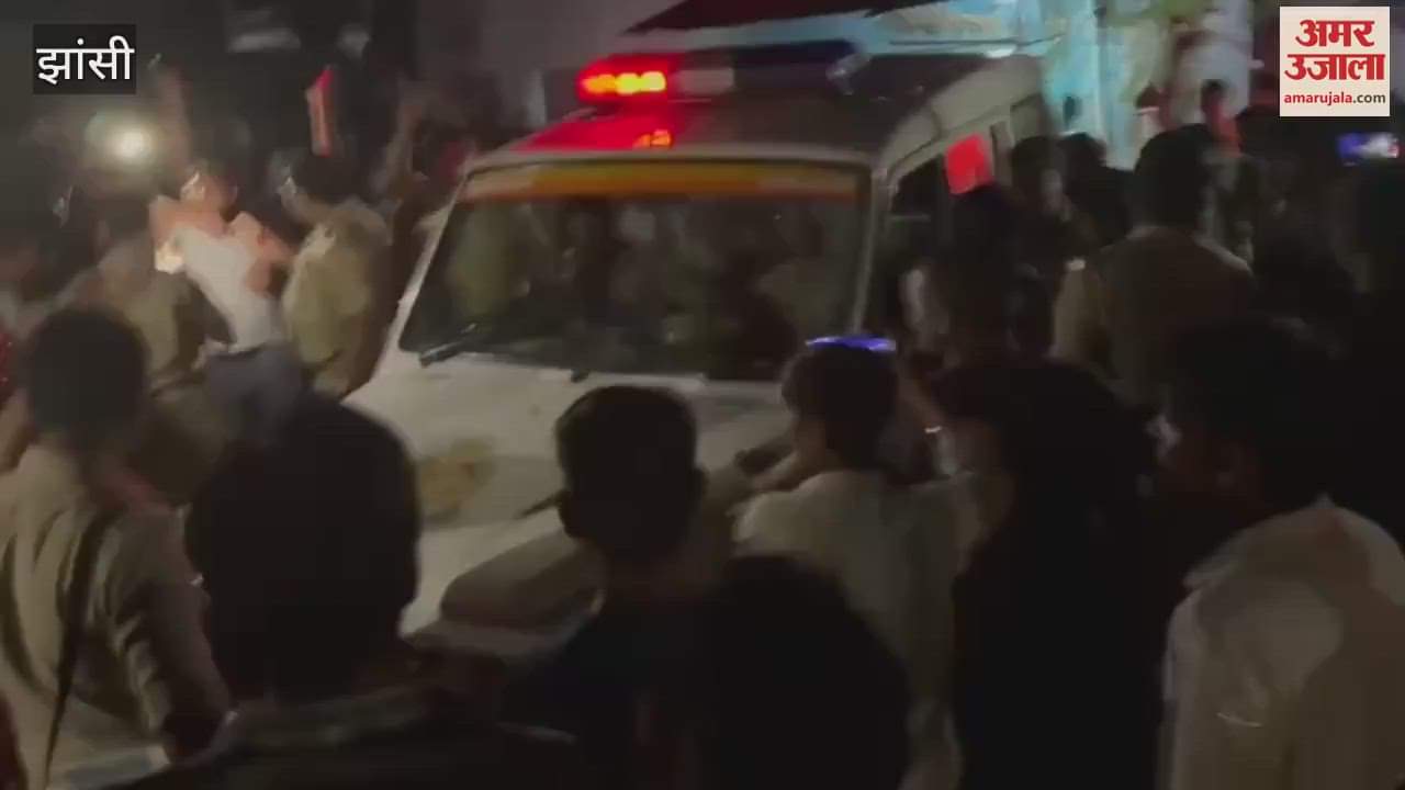 Jhansi: Seeing the crowd SP City got very angry, FIR lodged against 150 people, see video