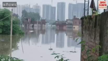 houses submerged due to filling water of Yamuna river in Basantpur village Faridabad